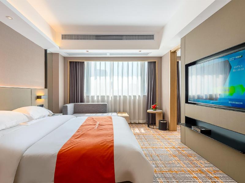 Zhuhai Overseas Chinese Hotel image