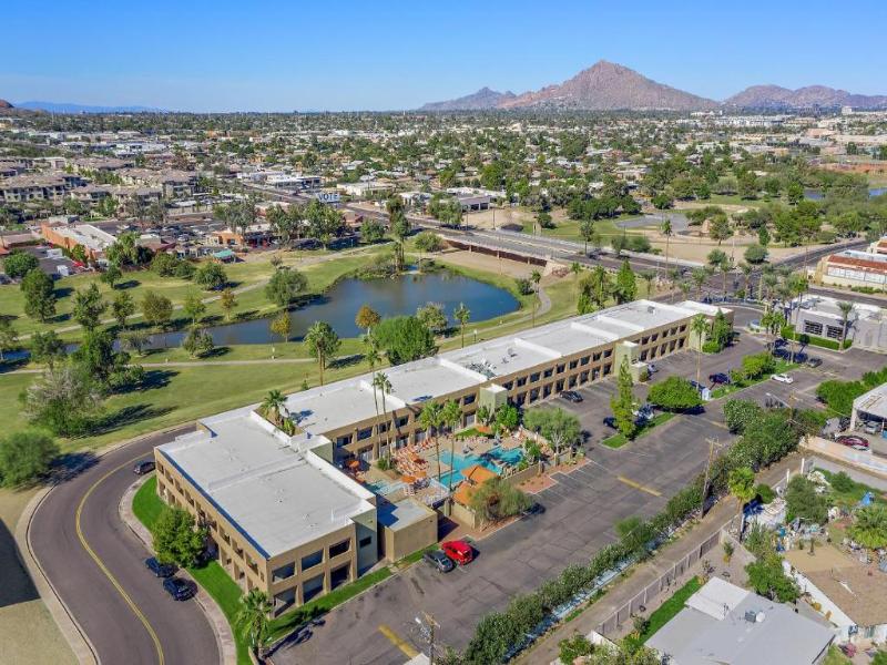 Scottsdale Parkview Hotel — exterior view
