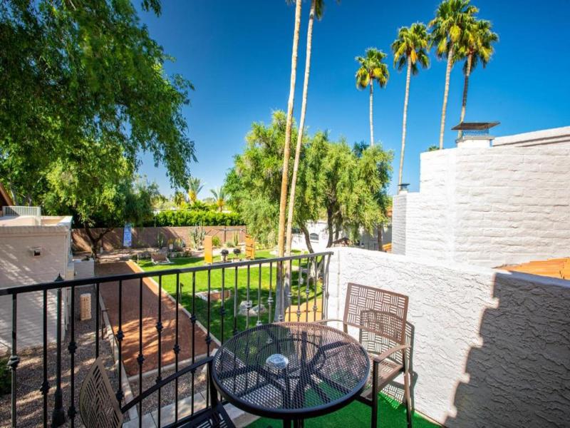 Scottsdale Camelback Resort image