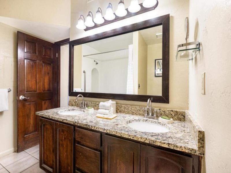 Scottsdale Camelback Resort image