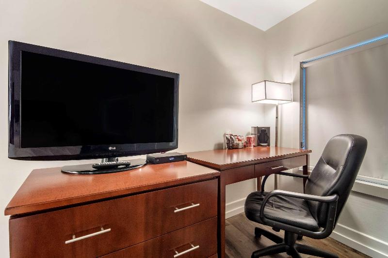 Comfort Inn & Suites image