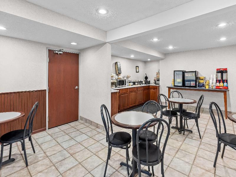 Days Inn By Wyndham Lisbon image