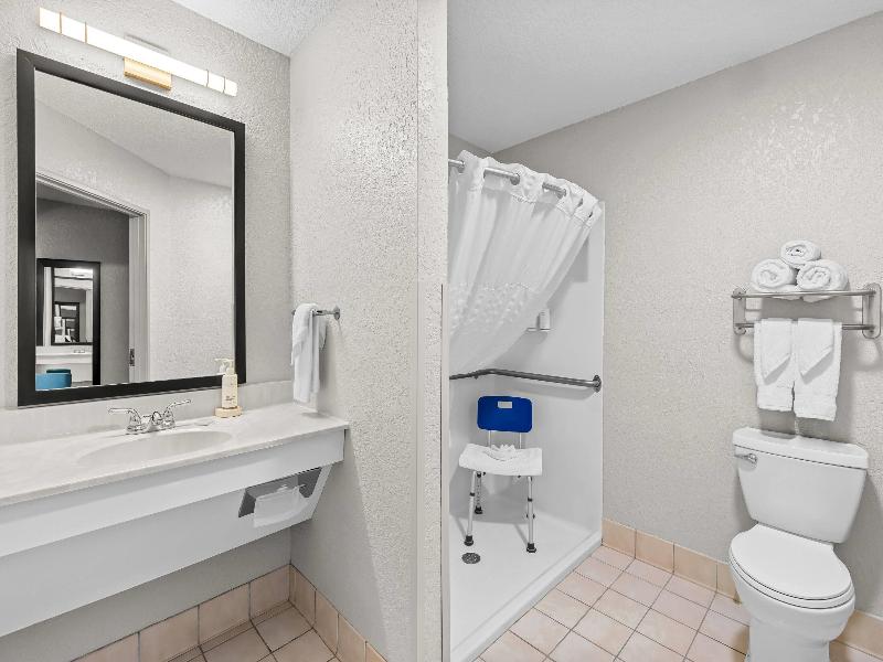 Days Inn By Wyndham Lisbon image