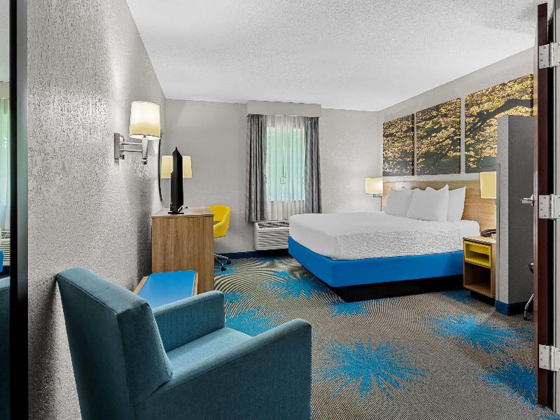 Days Inn By Wyndham Lisbon image