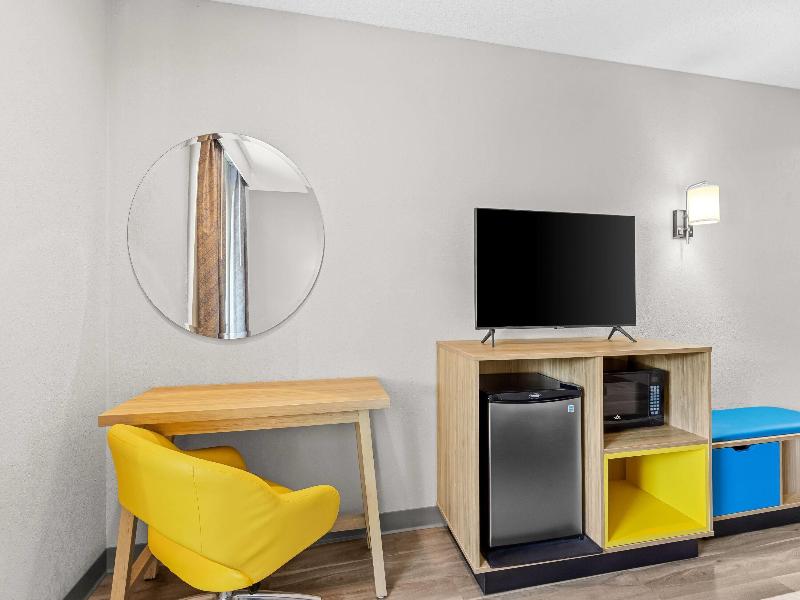 Days Inn By Wyndham Lisbon image