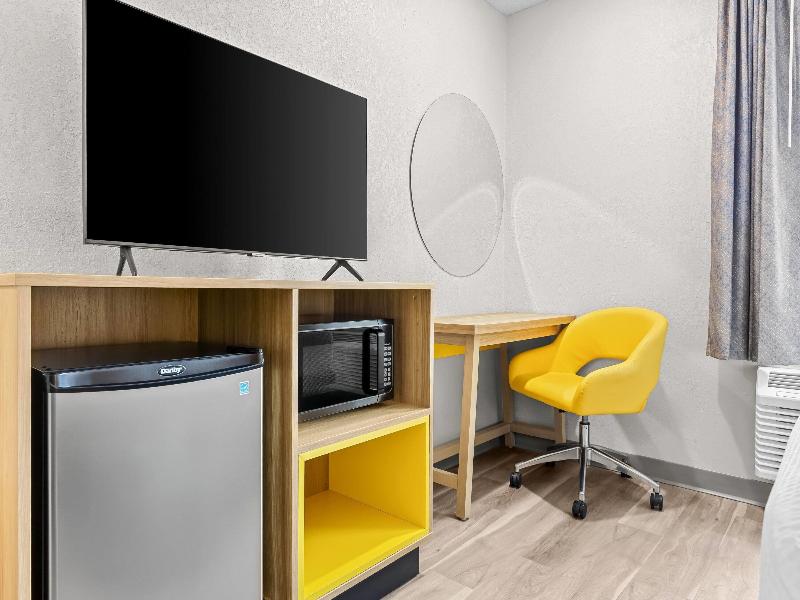 Days Inn By Wyndham Lisbon image