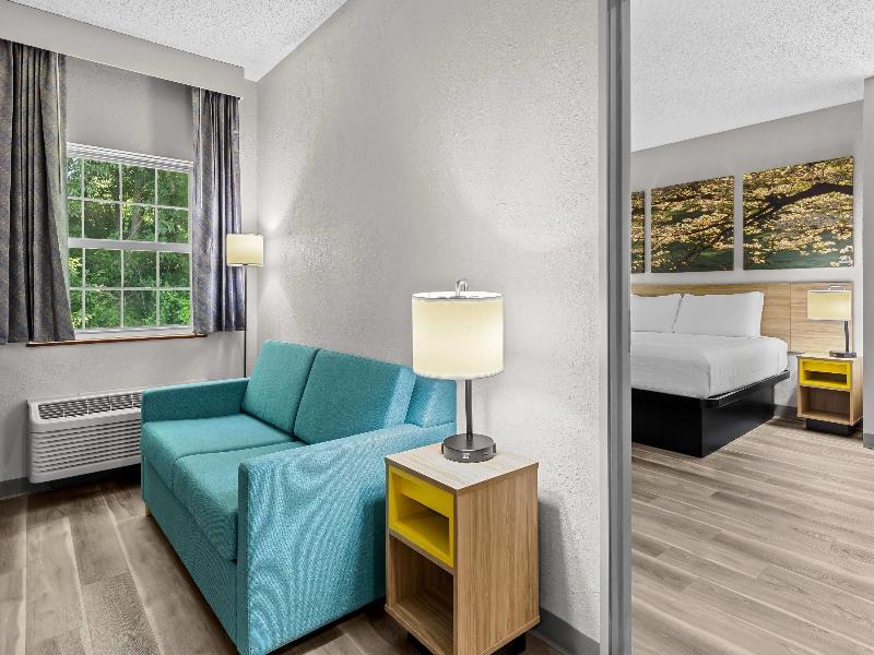 Days Inn By Wyndham Lisbon image