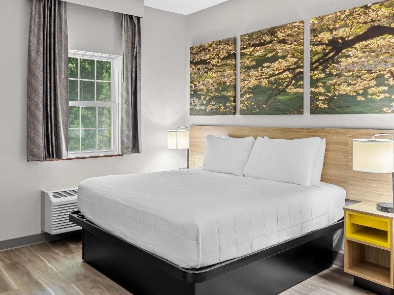 Days Inn By Wyndham Lisbon image