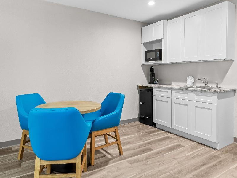 Days Inn By Wyndham Lisbon image