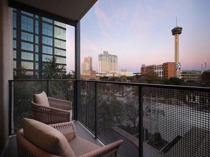 Marriott Plaza San Antonio image