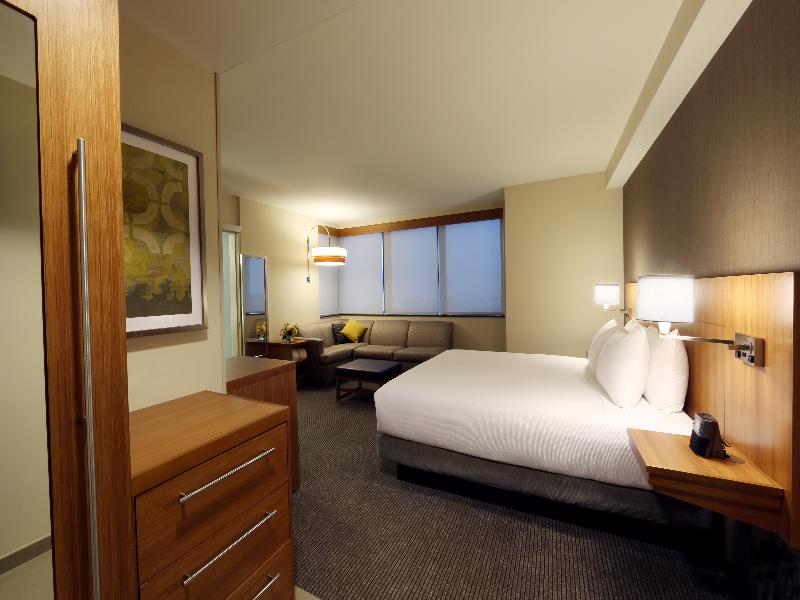 Hyatt Place Flushing/Laguardia Airport image