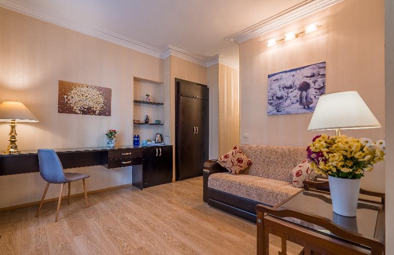 Iliani Hotel    image