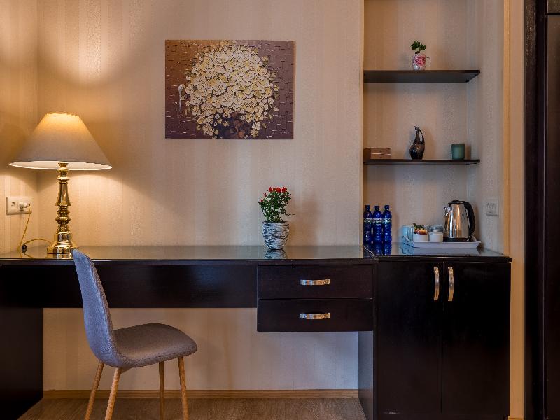Iliani Hotel    image