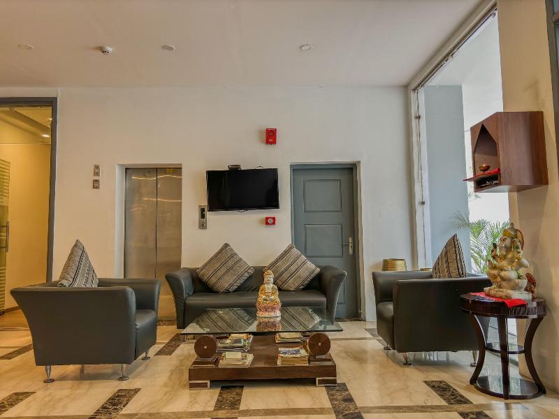 Hotel Bizzotel Gurgaon image