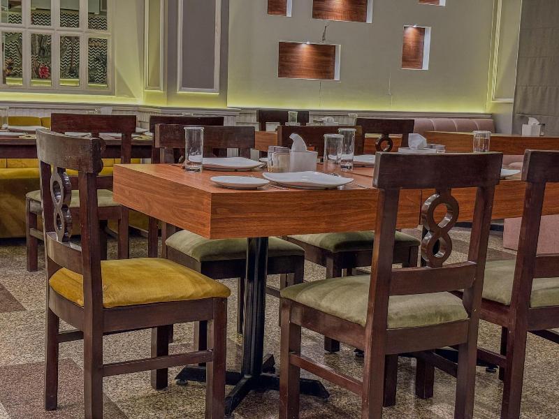 Hotel Bizzotel Gurgaon image