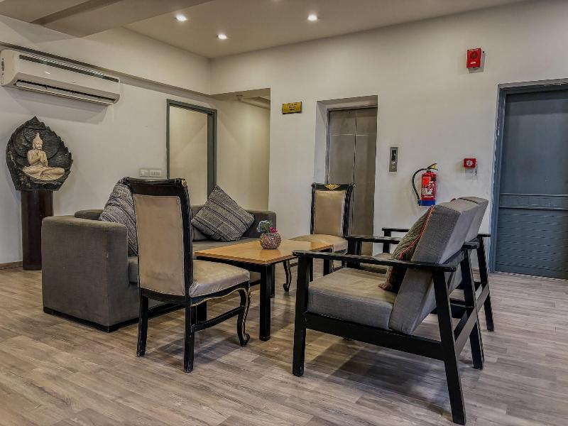 Hotel Bizzotel Gurgaon image