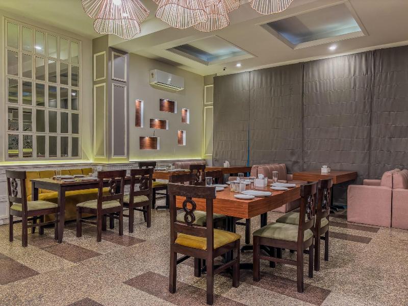 Hotel Bizzotel Gurgaon image
