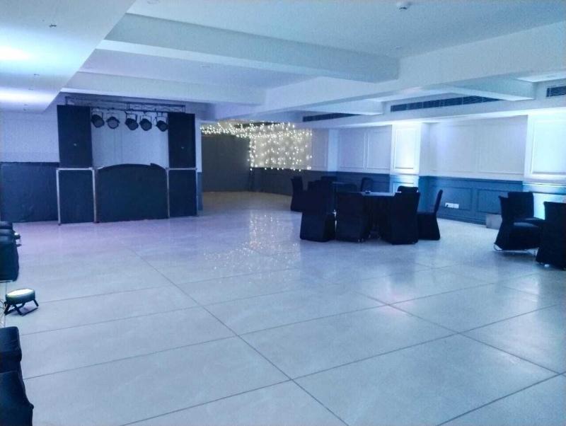 Hotel Bizzotel Gurgaon image