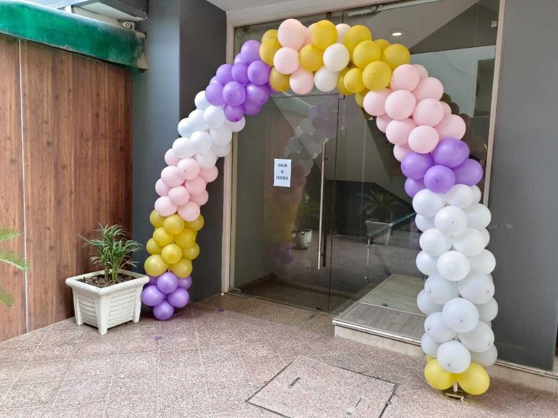 Hotel Bizzotel Gurgaon image