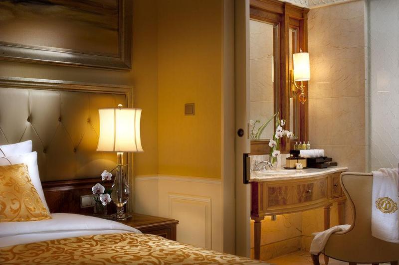 Grand Fortune Bay Hotel