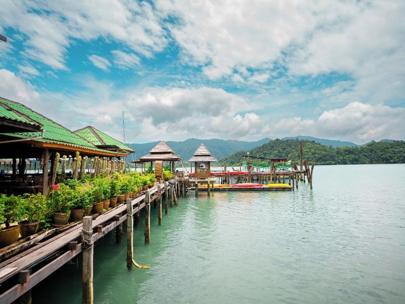 Salakphet Resort image