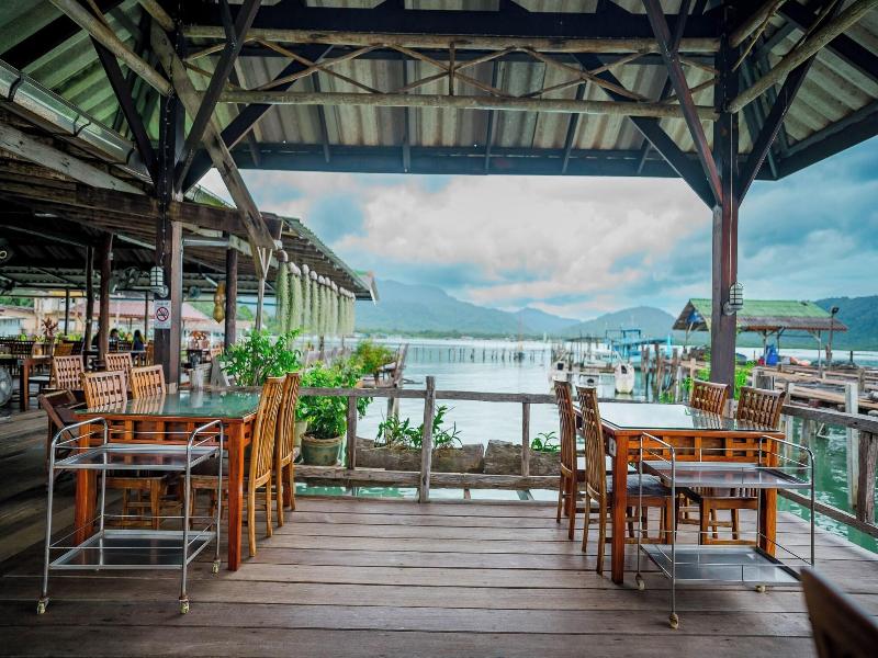 Salakphet Resort image