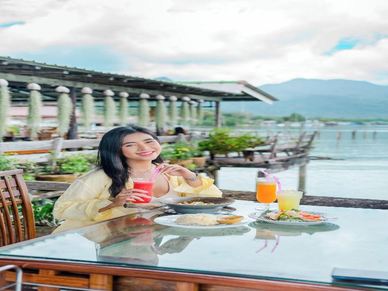 Salakphet Resort image