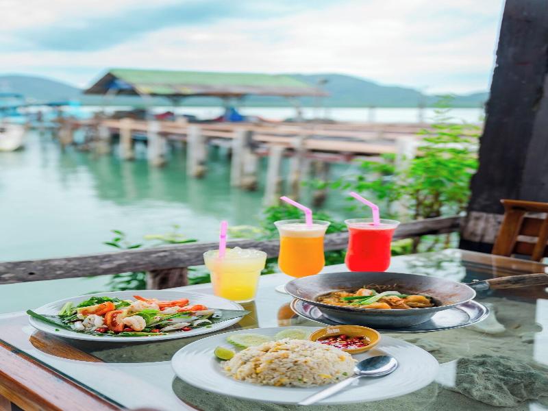Salakphet Resort image