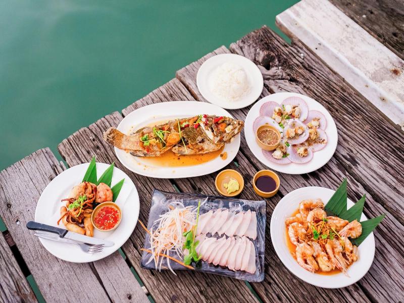 Salakphet Resort image