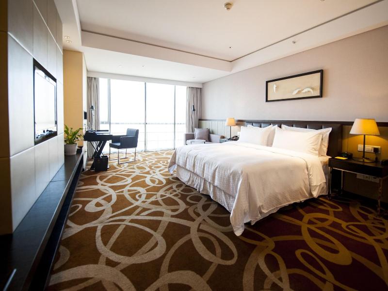 Four Points By Sheraton Qingdao Huangdao image