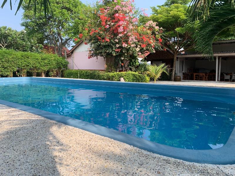 Phi Phi Ba Kao Bay Resort image