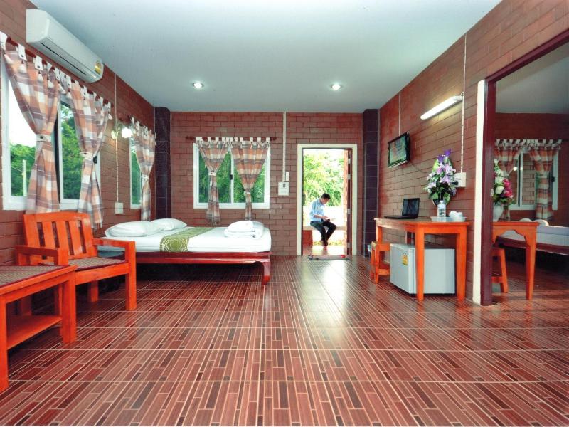 I Din Lake View Resort image
