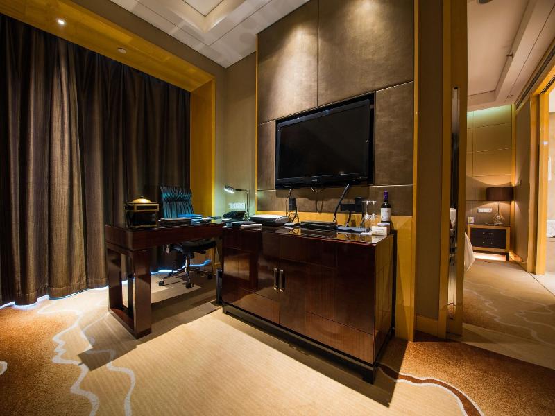 Sheraton Zhenjiang Hotel image