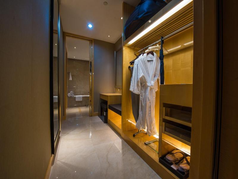 Sheraton Zhenjiang Hotel image