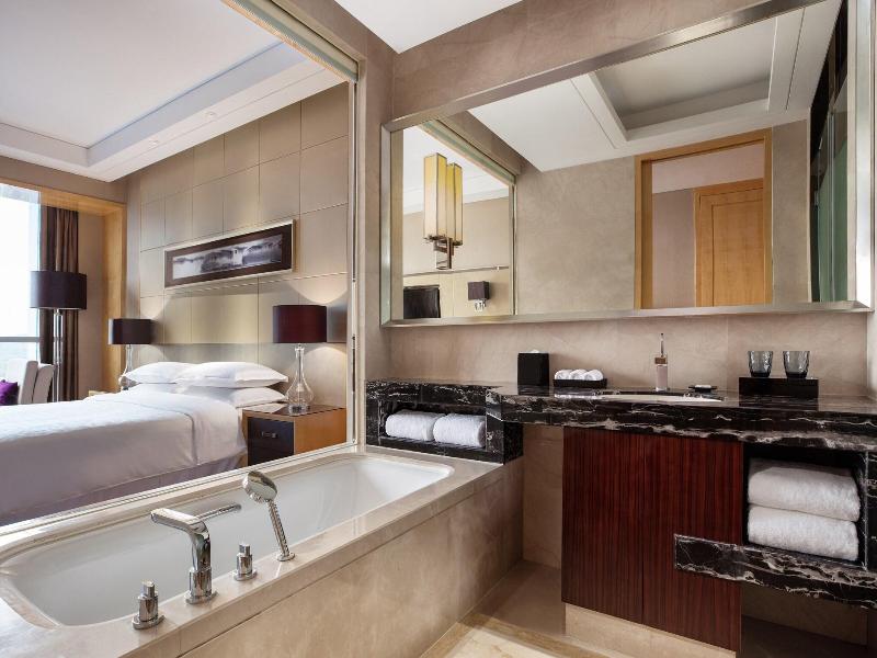 Sheraton Zhenjiang Hotel image