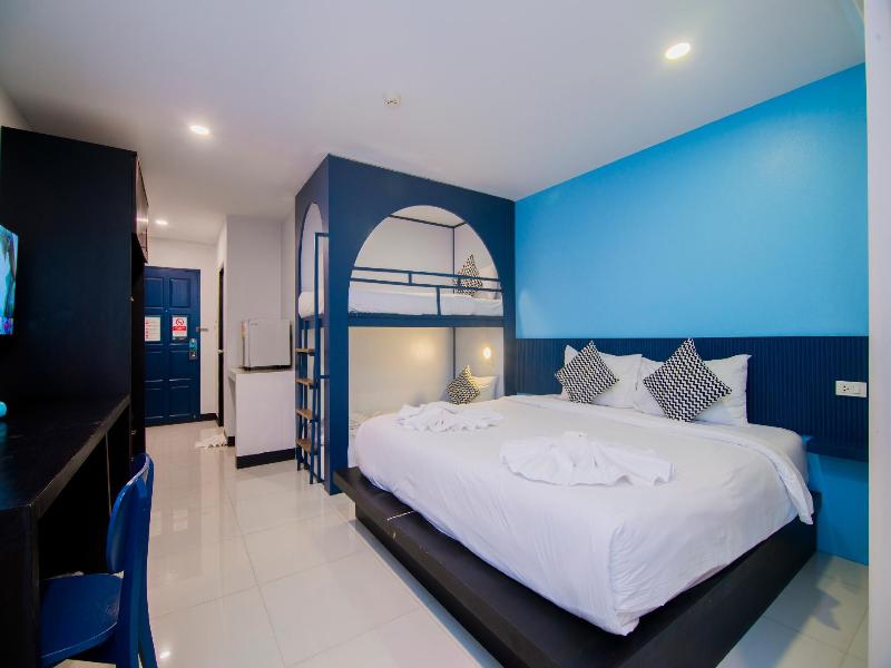 Sleep Whale Hotel image