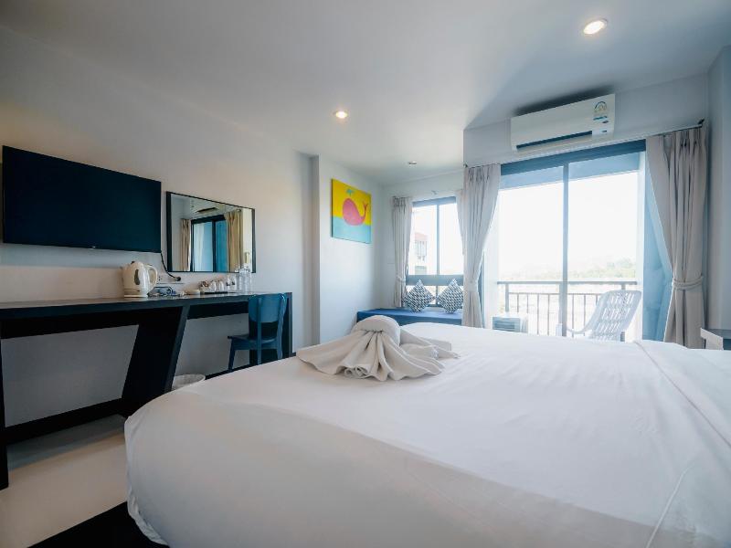 Sleep Whale Hotel image