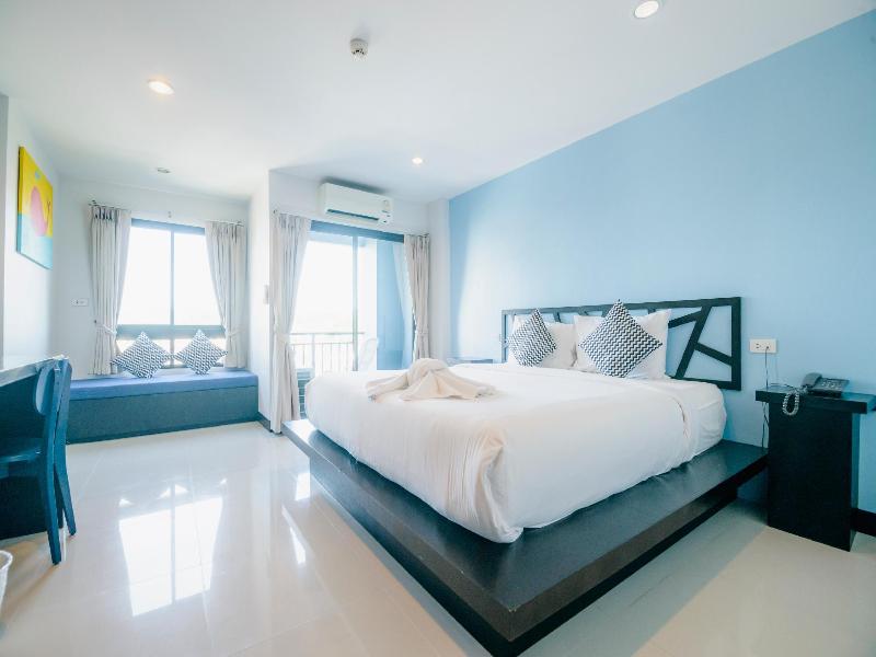 Sleep Whale Hotel image