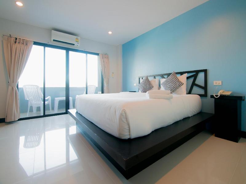 Sleep Whale Hotel image