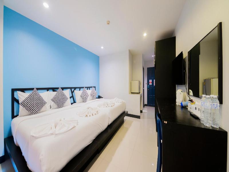 Sleep Whale Hotel image