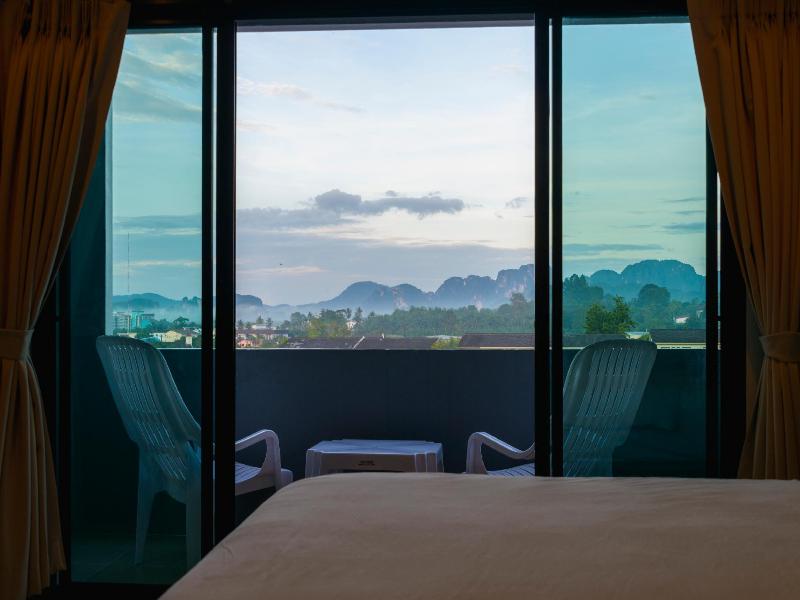 Sleep Whale Hotel image