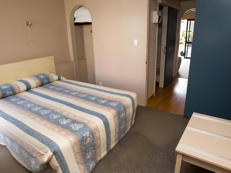 Aspen Manor Motel image