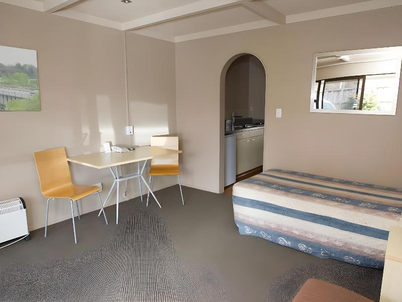 Aspen Manor Motel image