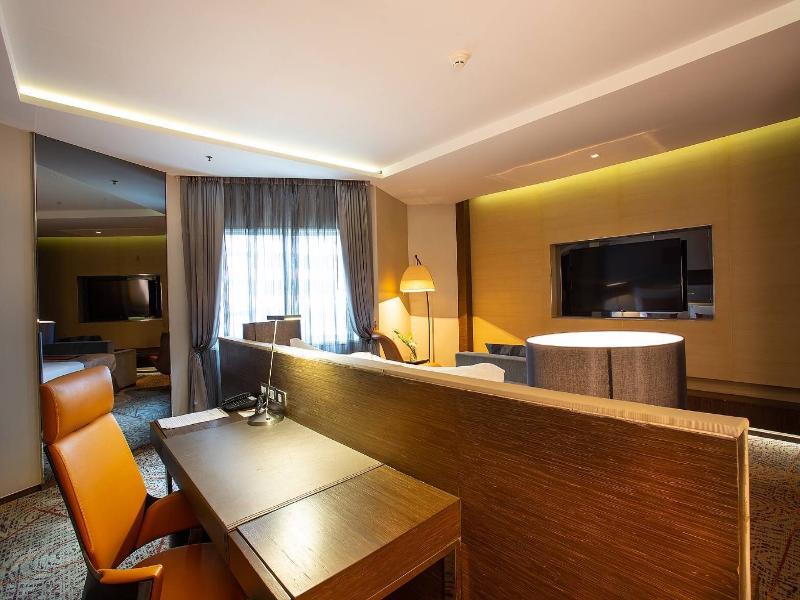 Graceland Bangkok by Grace Hotel image
