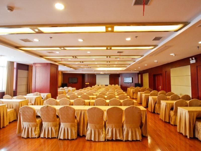 GreenTree Eastern Huainan Guangchang Road Hotel