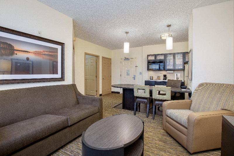 Sonesta Simply Suites Miami Airport image