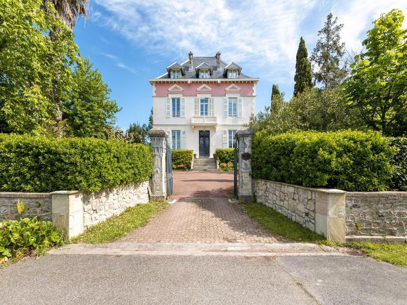 Domaine De Bassilour image