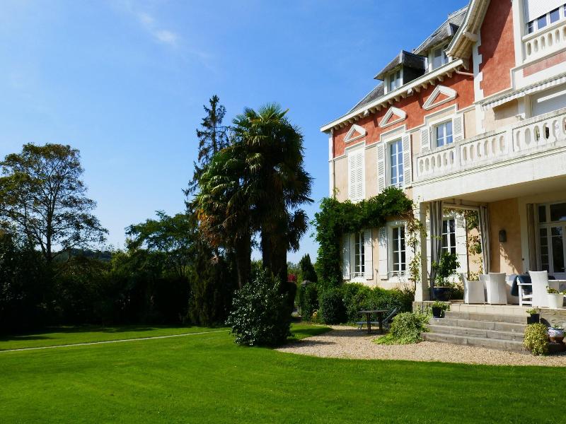 Domaine De Bassilour image