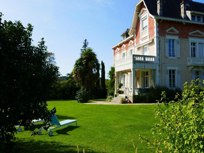 Domaine De Bassilour image