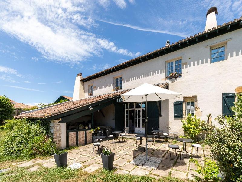 Domaine De Bassilour image